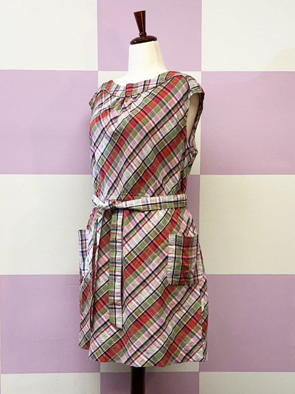 LANDS' END sleeveless vintage style plaid dress tie waist, patch pockets, cotton - Picture 2 of 6
